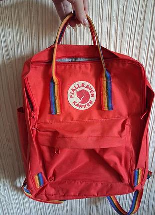 Червоний рюкзак fjällräven kånken