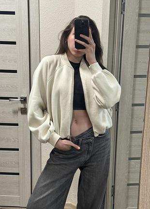 Бежевий бомбер zara 6