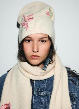Комплект шапка zara бини шарф вышивка в составе альпака  уни.