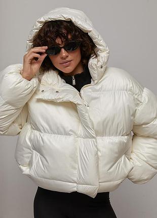 Об'ємна зимова куртка oversize з капюшоном