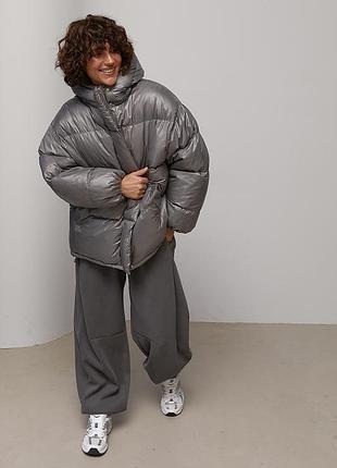 Об'ємна зимова куртка oversize з капюшоном 2