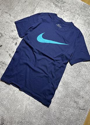 Чоловіча футболка nike