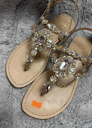 Босоніжки жіночі bata 40 р.,шкіра