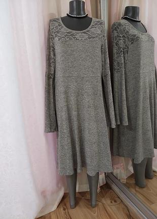Мягусенькое с кружевом платье 👗