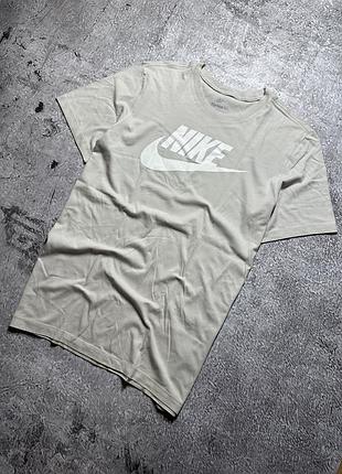 Чоловіча футболка nike