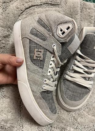 Кросівки моделі dc shoes pure high-top wc tx se 40 р.