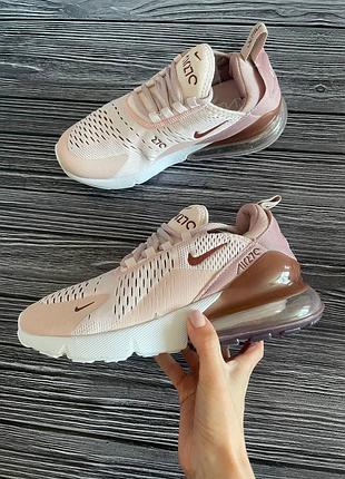 Nike   кроссовки с нюансом