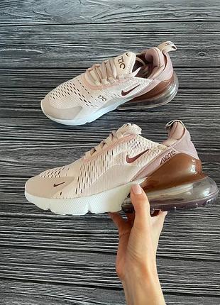 Nike   кроссовки с нюансом