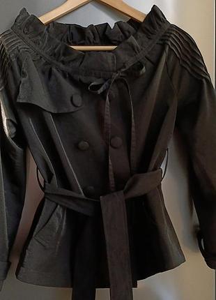 Черный укороченный плащ-куртка, жакет бренда marc jacobs.
