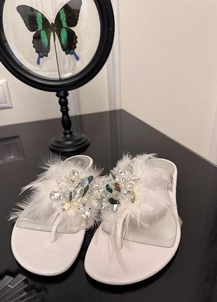 Шльопанці loriblu з кристалами та пір’ям, made in italy, майже нові