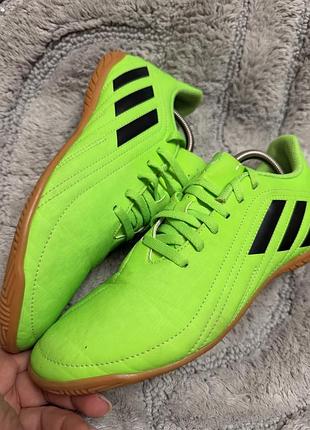 Футзалки adidas 38.5 р.( уст 24 см,маянмар,оригінал