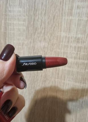 Помада shiseido 2
