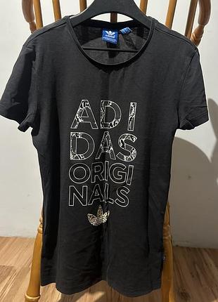 Футболка жіноча adidas originals чорна бавовняна з графічним принтом xs-s (34)
