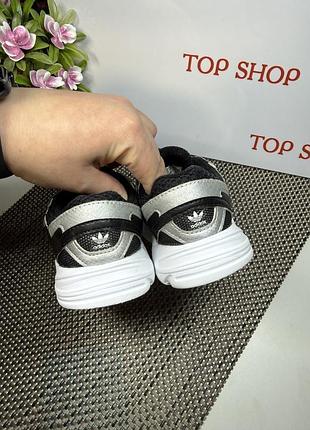 Оригінальні кросівки adidas 5