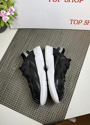 Оригінальні кросівки adidas 6