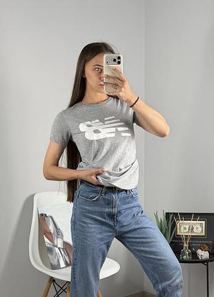 Футболка від new balance
