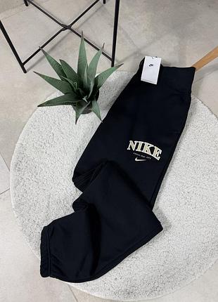 Спортивні штани від nike