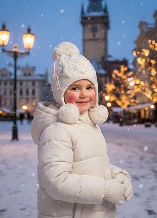 Шапка на девочку из акрила на подкладке, на осень и зиму.
