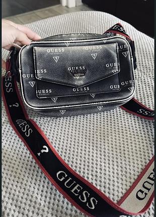 Він аж на сумка guess оригінал