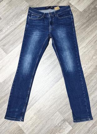 Мужские синие джинсы burton , размер по бирке 32 stretch skinny , но маломерят - оптимально для 30 или 31 размера .