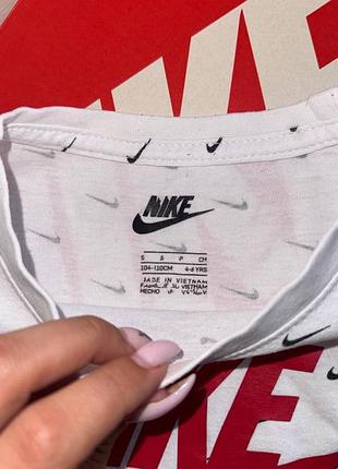 Футболку  nike 2