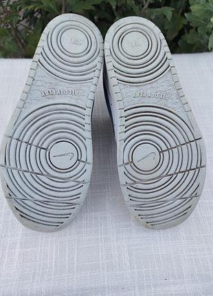 Дитячі кросівки бренду nike 4