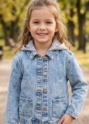 Джинсовая куртка на девочку с капюшоном denim co 5-6 лет