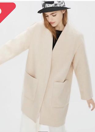 Жіноче пальто  без коміра фірми zara