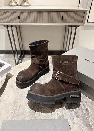 Черевики замшеві коричневі b a l e n c i a g a  venom engineer boot