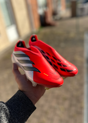 Детские футбольные бутсы аdidas predator без шнуровки