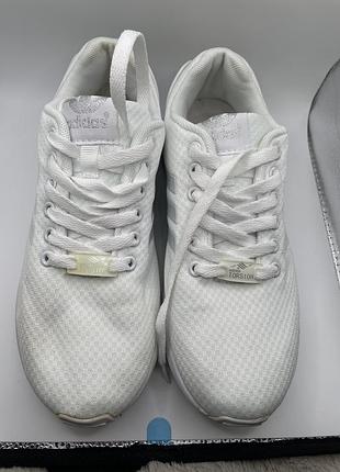 Кросівки жіночі adidas білі, розмір 37, довжина устілки 23.5 см