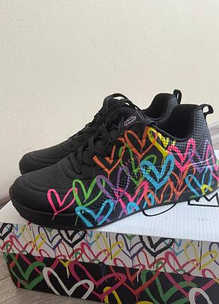 Кроссовки женские skechers, состояние почти новые, ромир 39,5