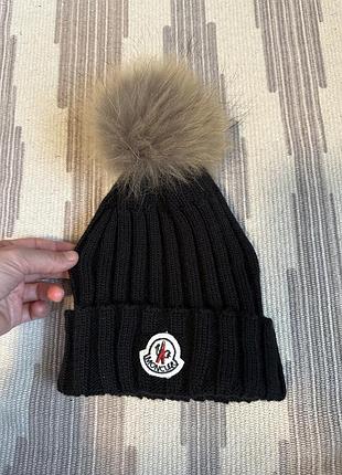 Шапка чорна moncler