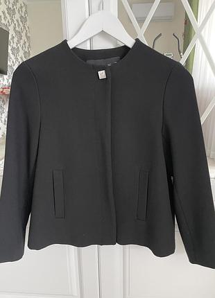 Жіночій чорний піджак zara,розмір xs