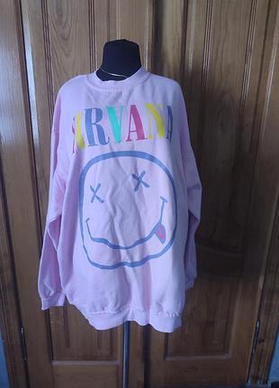 Розовый свитшот оверсайз с разноцветной надписью nirvana и фирменным смайликом большой размер на флисе