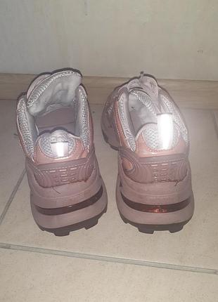 Продам кроссовки 2