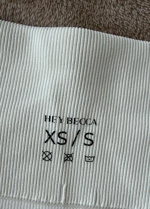Косьюм hey becca 7