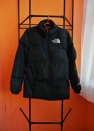 The north face s | чорна пухова куртка 700
tnf nuptse-style 700 fill s / p