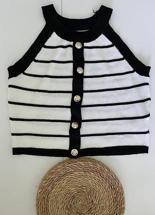 Вʼязаний топ у чорно-білу смужку з ґудзиками розмір с