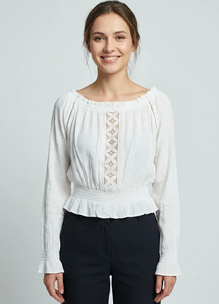 Белая нарядная блузка h&m xs-s 42-44 женский топ с открытыми плечами и кружевом блуза вискоза с рюшами баска рюша манжеты резинка на завязках жатка