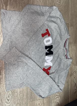 Кофточка жіноча tommy hilfiger укорочена сіра з написом