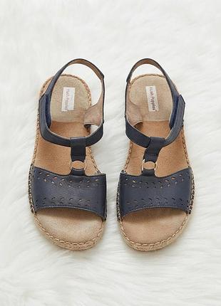 Стильні та неймовірно зручні босоніжки 41 розмір hush puppies