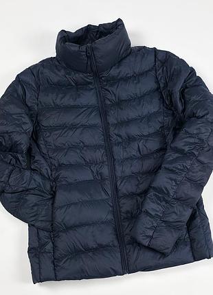 Оригинальная демисезонная куртка-пуховик uniqlo ultra light down в классическом темно-синем цвете