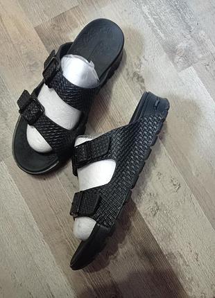 Шлепки, большие