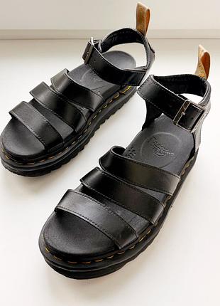 Черные женские кожанные сандалии dr. martens blaire