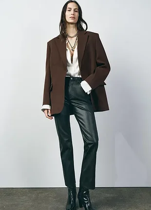 Брюки bootcut cropped из искусственной кожи с высокой посадкой zara