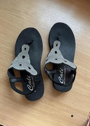Сандалі вʼєтнамки skechers cali 25.6 устілка 39-40 розмір
