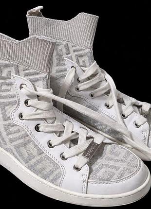 Кроссовки guess в хорошем состоянии 2
