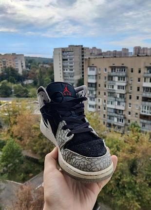 Оригинальные кроссовки nike air jordan 1 mid se gs «elephant print» (dm6216-016)