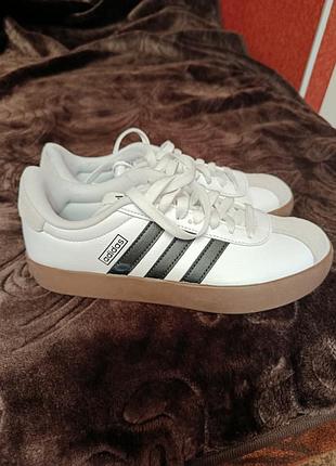 Кроссовки adidas женские